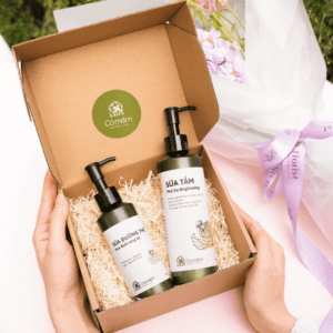 Alternative view of Nước Tẩy Trang Rau Má Dành Cho Da Dầu Mụn